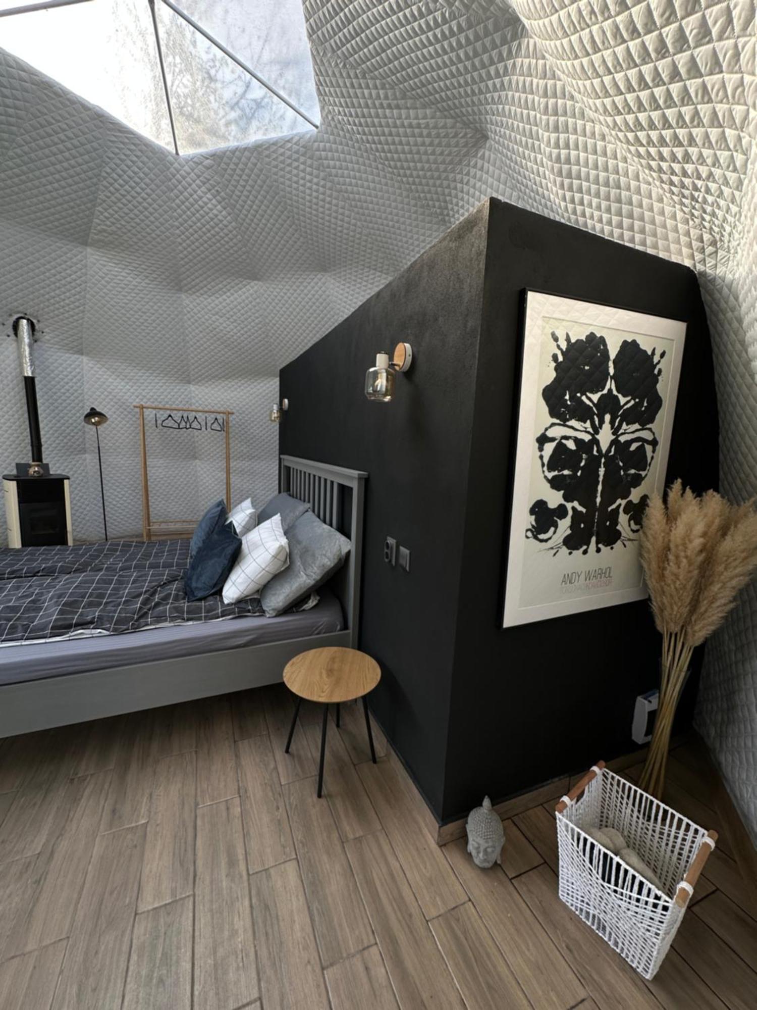 The Frog Glamping Hotell Horezu Eksteriør bilde