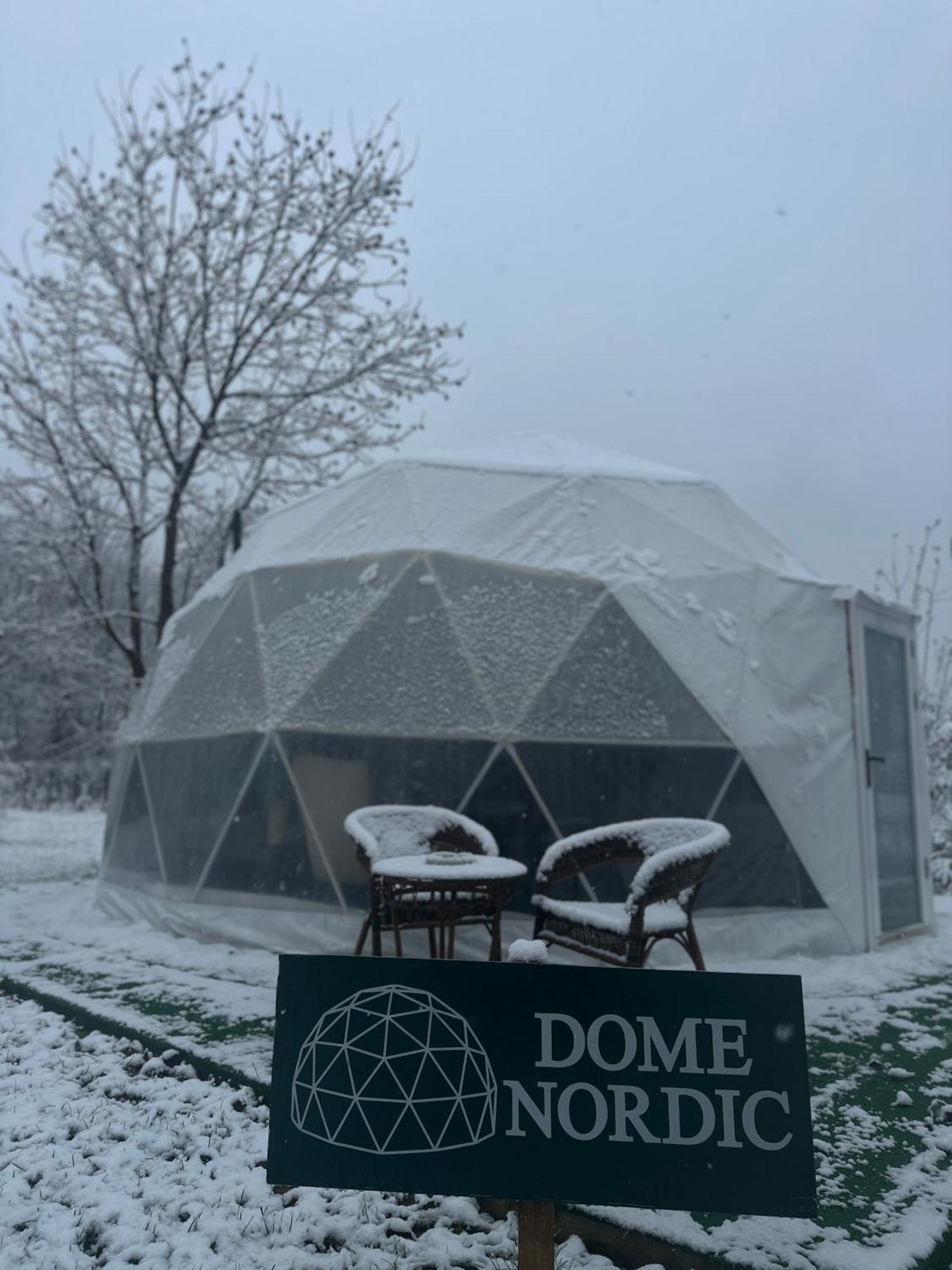 The Frog Glamping Hotell Horezu Eksteriør bilde